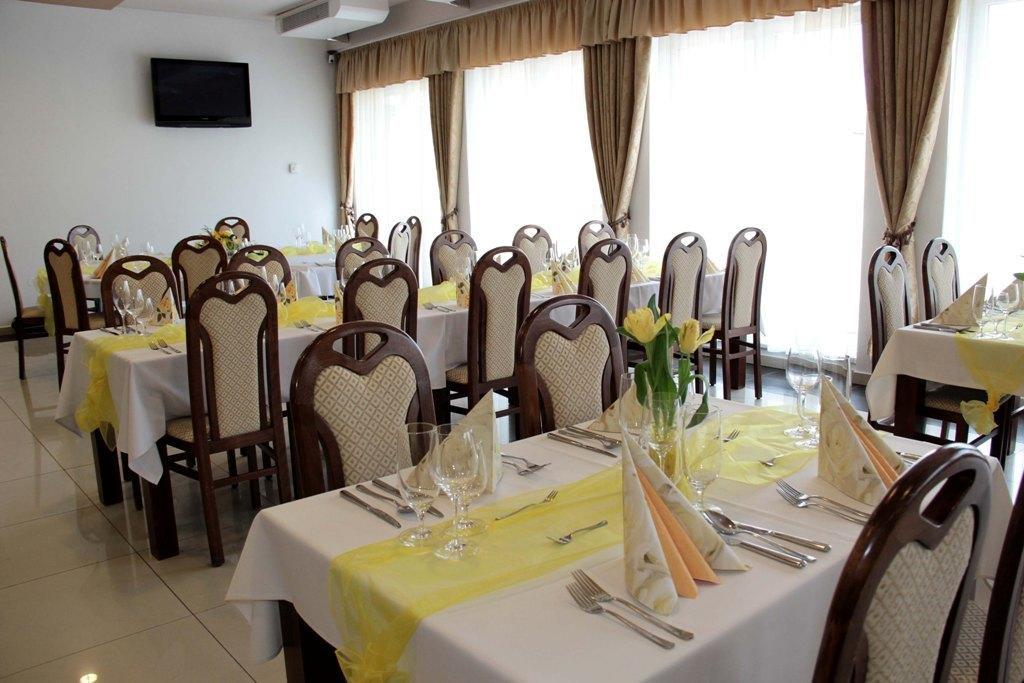 Hotel Auto Jas Nitra Esterno foto