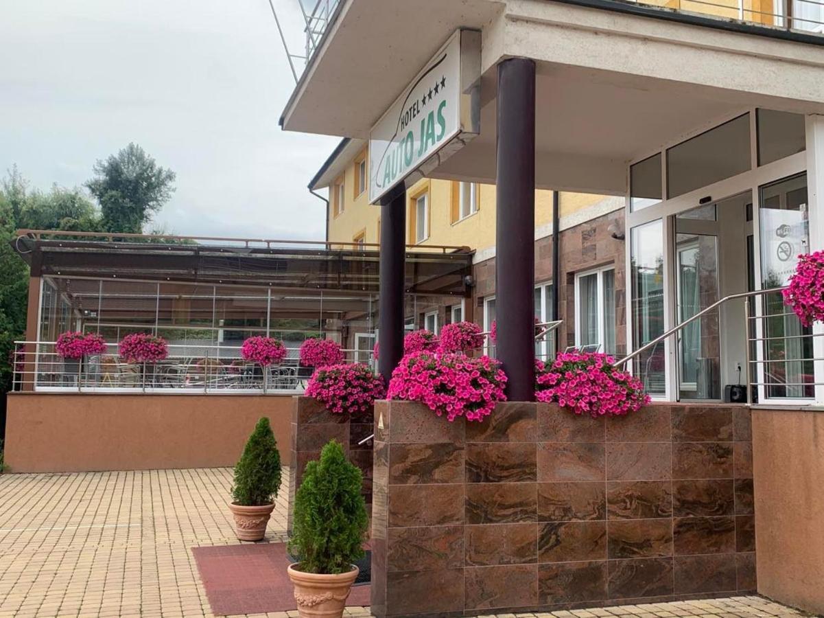 Hotel Auto Jas Nitra Esterno foto