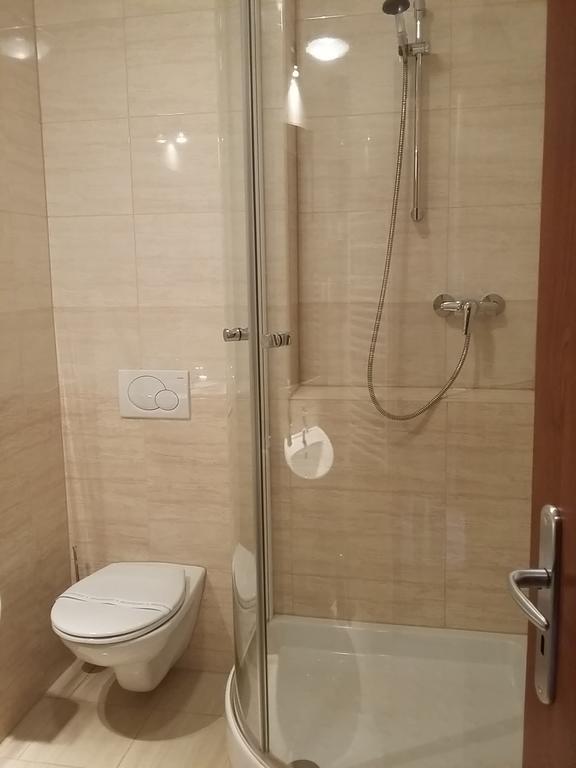 Hotel Auto Jas Nitra Esterno foto