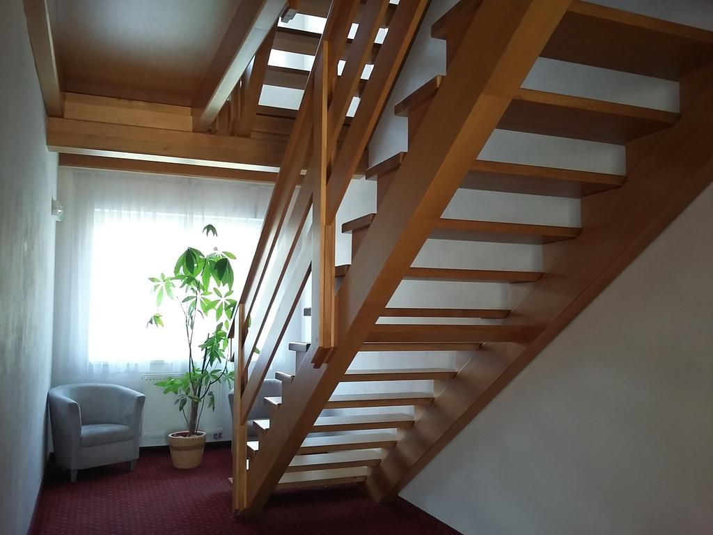 Hotel Auto Jas Nitra Esterno foto
