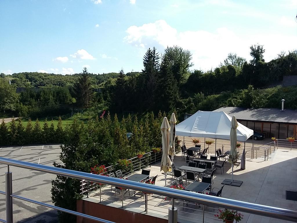 Hotel Auto Jas Nitra Esterno foto